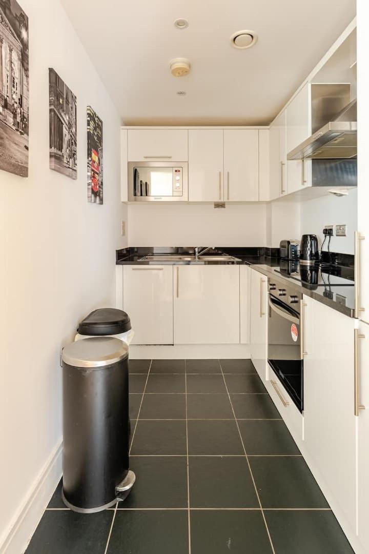 Brand New Flat In Central London With Car Park Exteriör bild